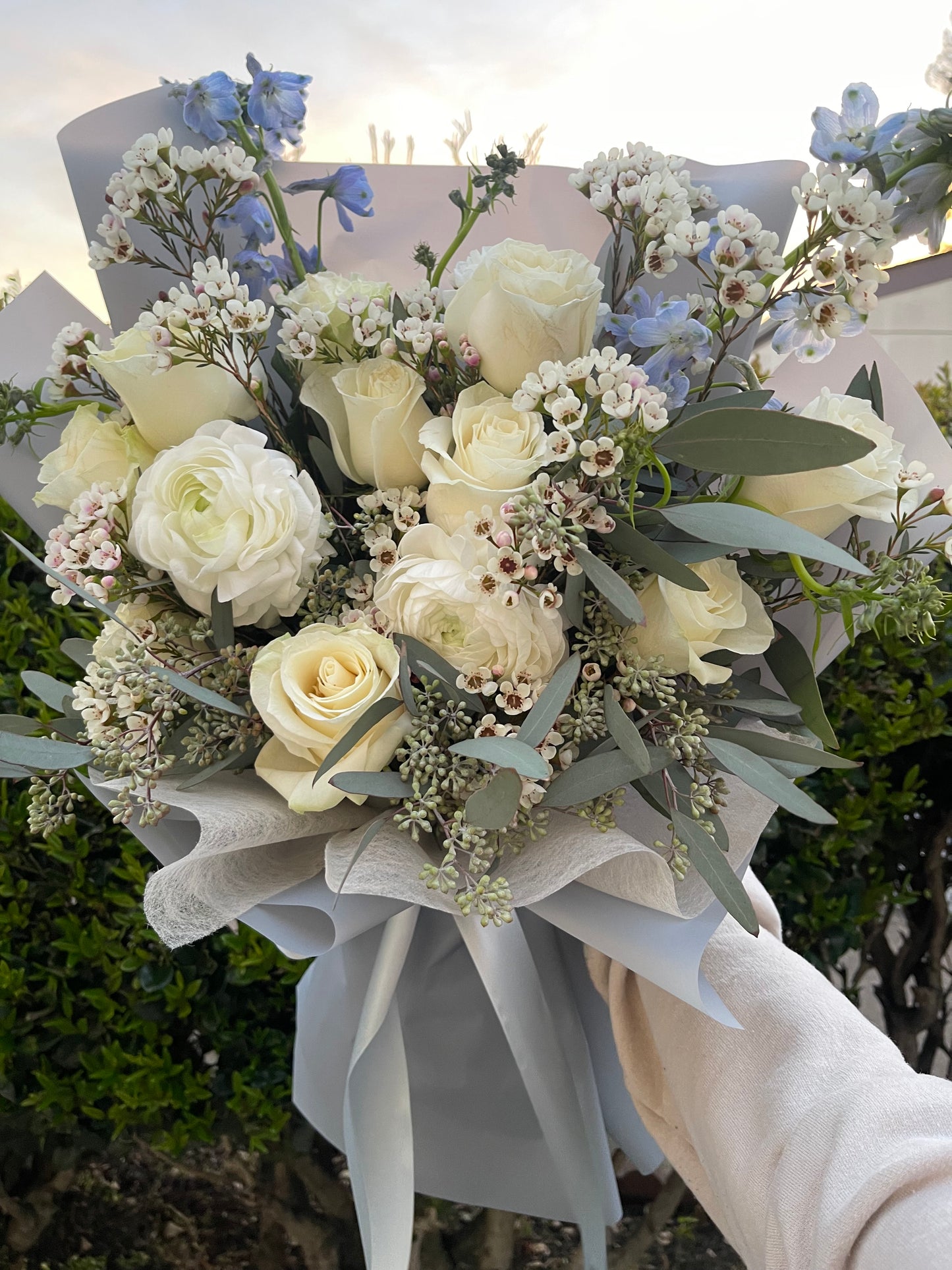 Creamy hues and a touch of blue